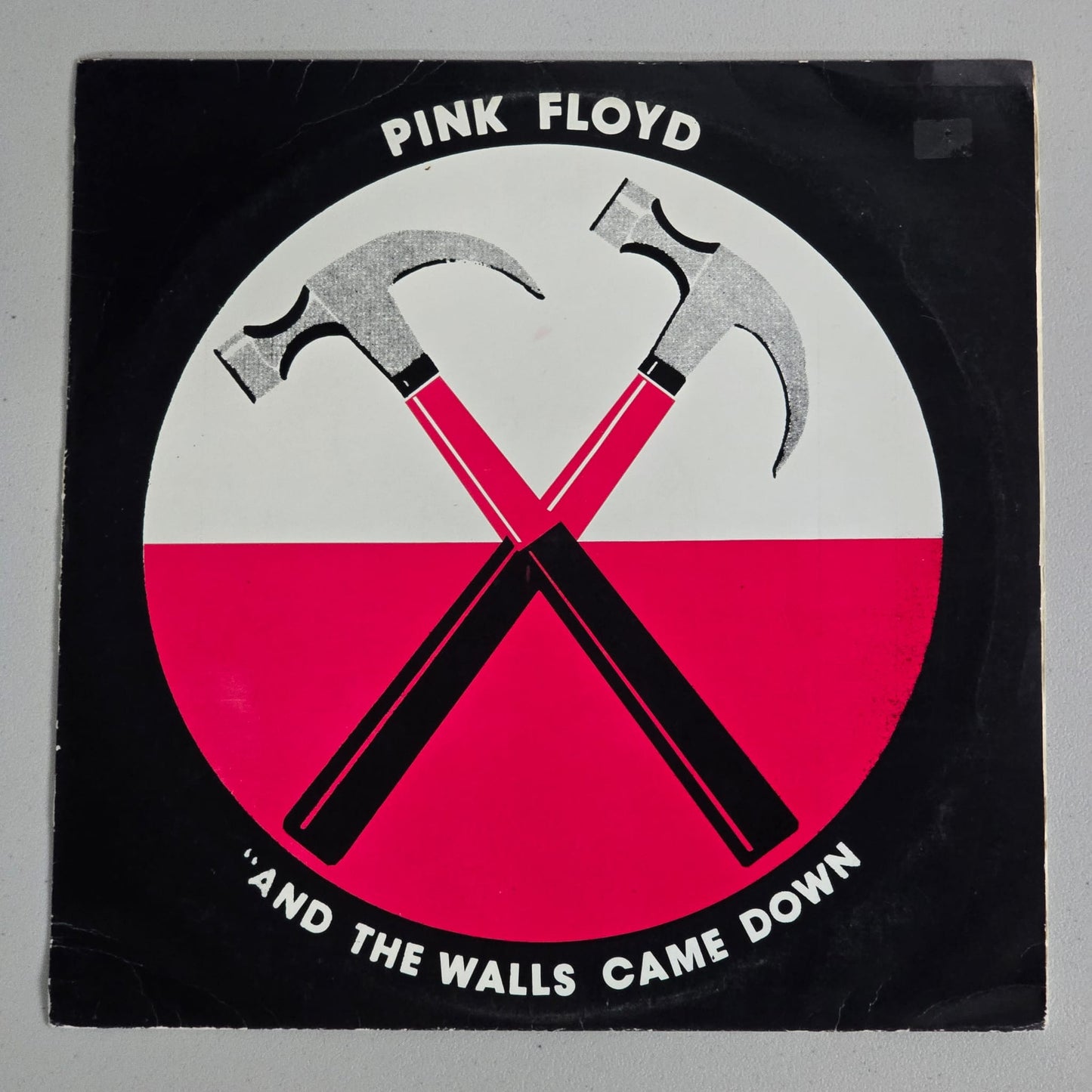 Pink Floyd - And The Walls Came Down - 3 LP Set